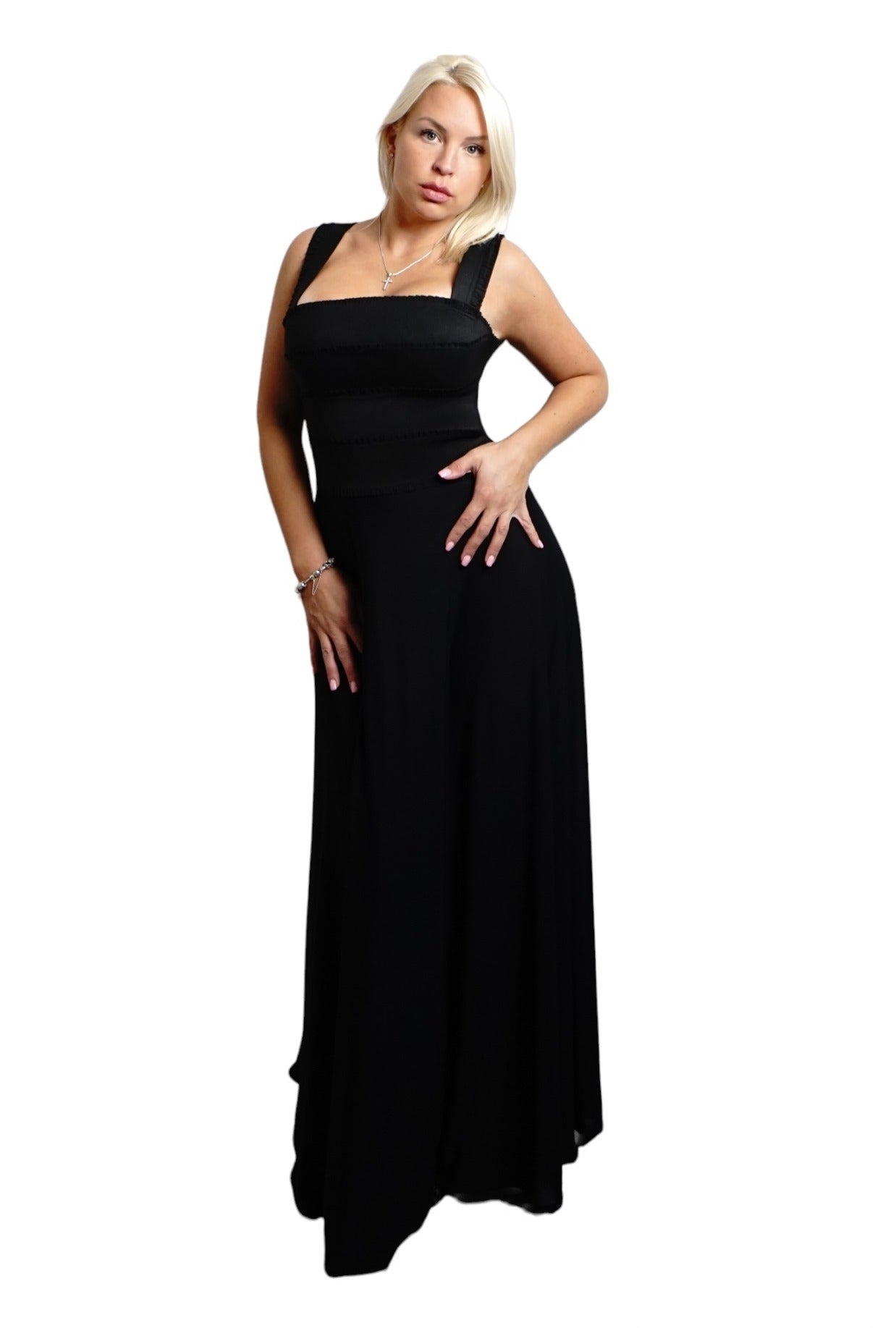 #1001 - Robe Longue Noire Avec Lacets